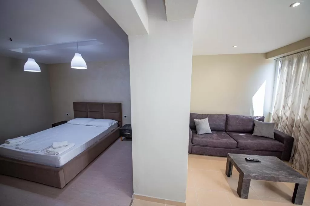 Miki 10 - Family 2.jpg